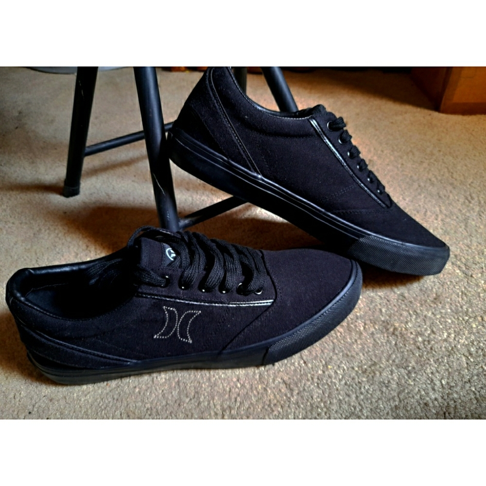 Men's Sz 9.5 Hurley Black Lace Sneakers